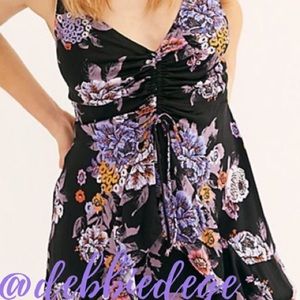 Free People floral mini. NWT